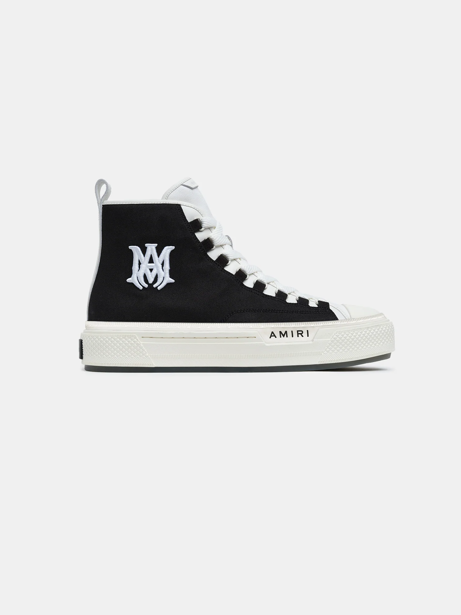 2623-ma-court-hi-black-white-1.webp MA COURT HI - Black/White