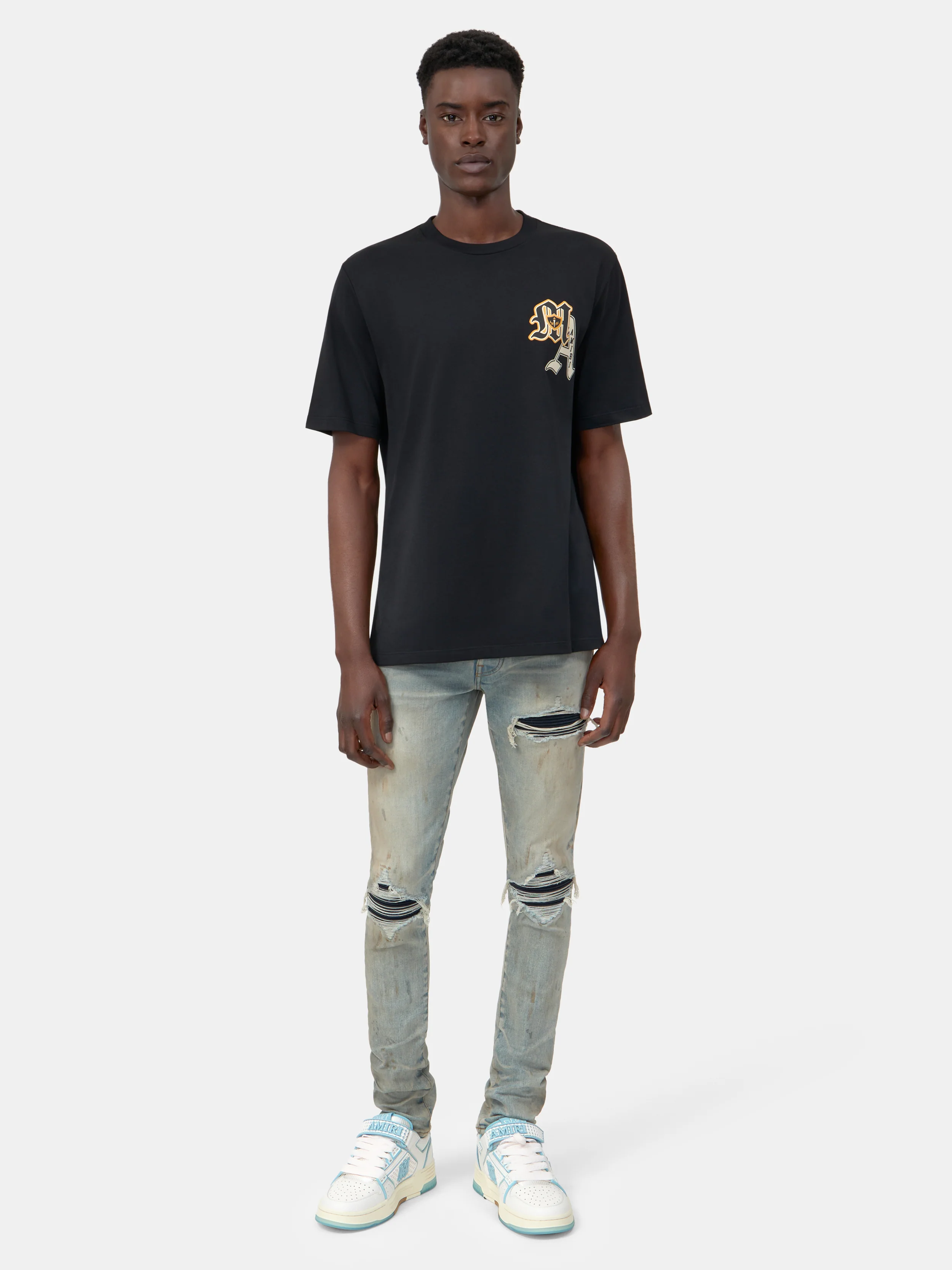 3000-varsity-patch-tee-black-2.webp VARSITY PATCH TEE - Black