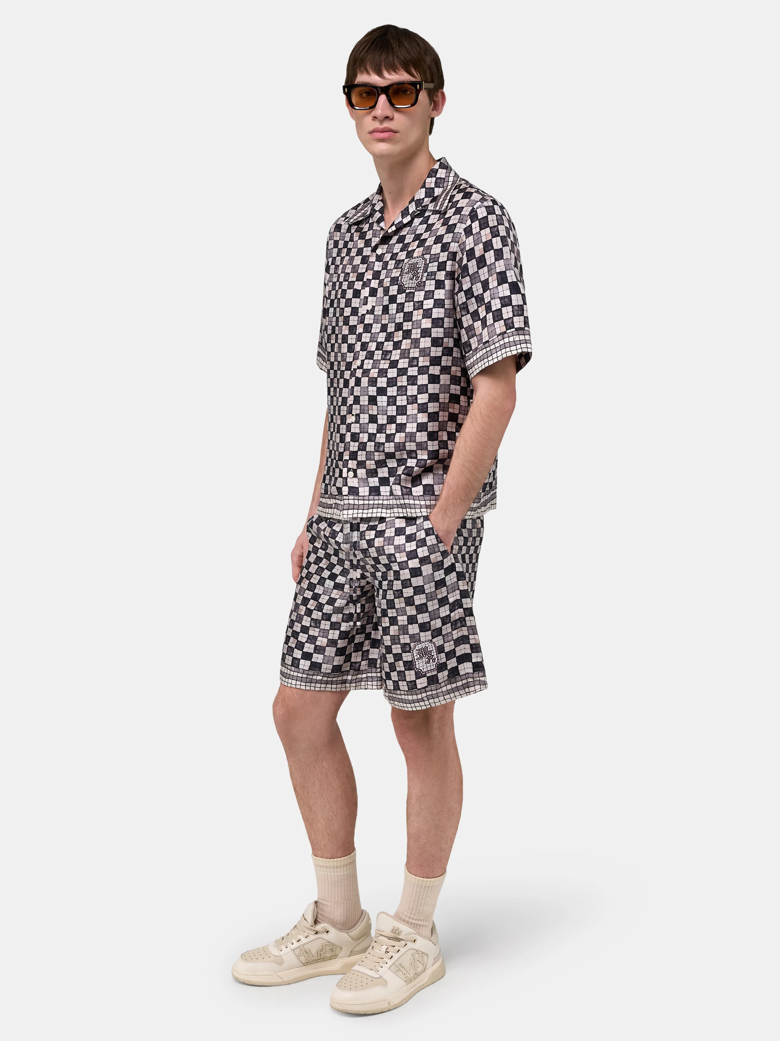 3559-ma-checkered-short-taupe-3.webp MA CHECKERED SHORT - Taupe
