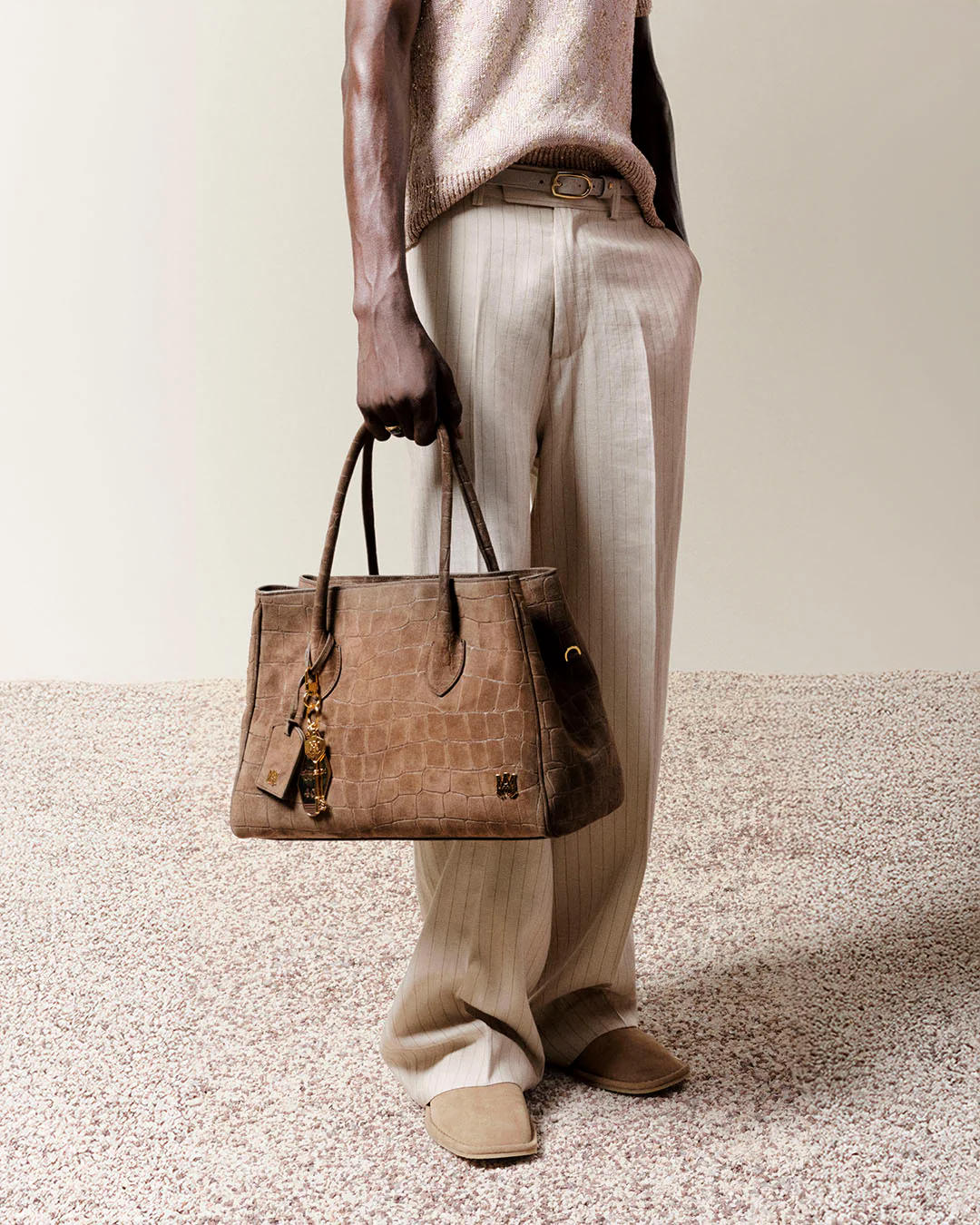 37-women-women-s-suede-croc-honey-40-tote-dark-brown-5.webp WOMEN - WOMEN'S SUEDE CROC HONEY 40 TOTE - Dark Brown