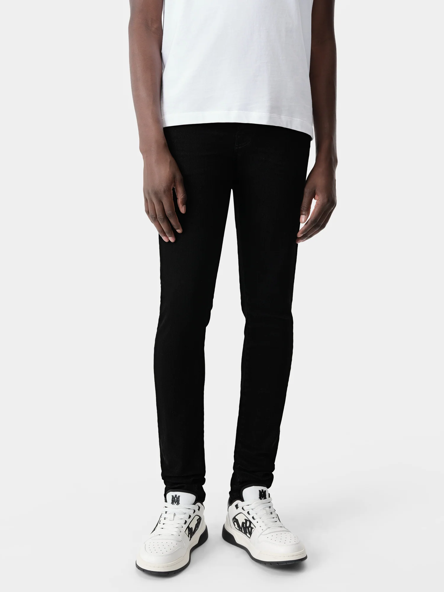7890-stack-jean-black-3.webp Stack Jean - BLACK